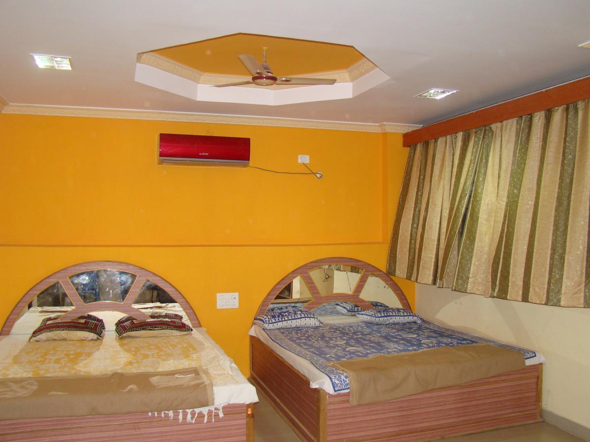 Sreeniketanam Lodge Madhavaram ภายนอก รูปภาพ