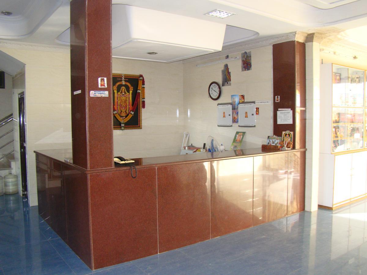 Sreeniketanam Lodge Madhavaram ภายนอก รูปภาพ
