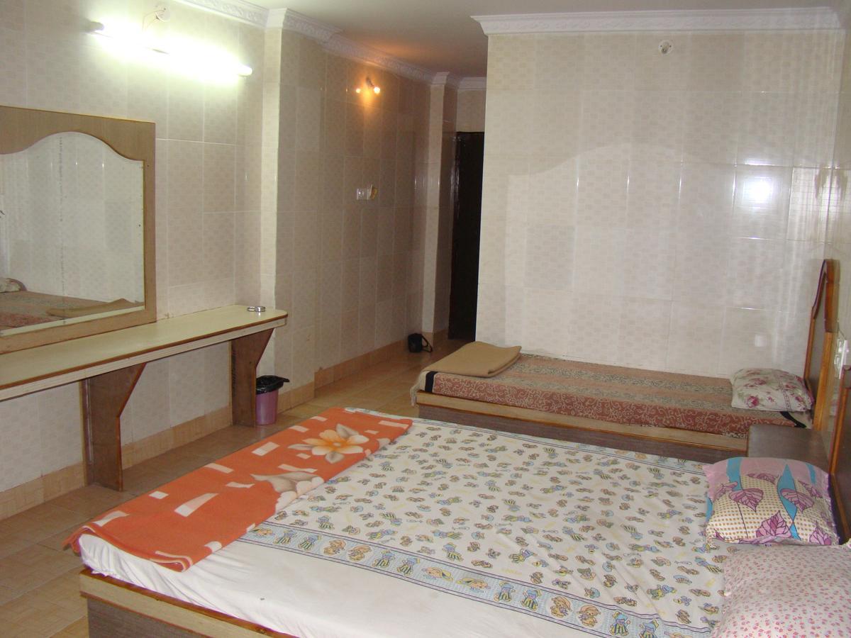 Sreeniketanam Lodge Madhavaram ภายนอก รูปภาพ